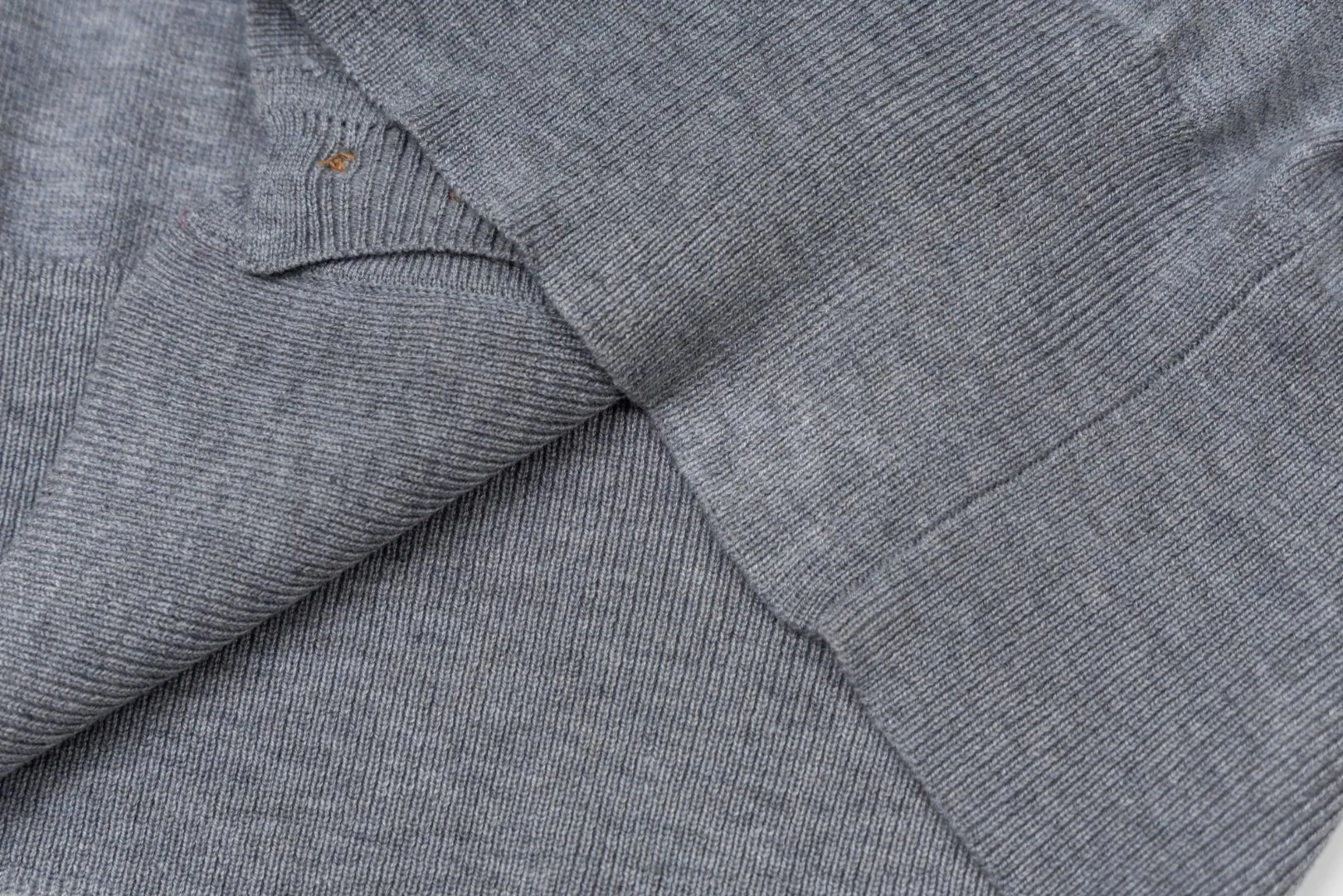 VIVI198# vivienne west wood 25FW new Tokyo red label cardigan, classic and versatile, looks taller and slimmer Size: 1 size (85-110 catties) 2 size (110-130 catties) 3 size (130-150 catties) Color: Gray Apricot Black